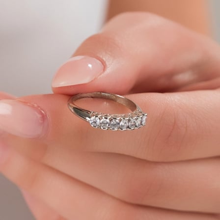 Evçem Sade ve Şık Zirkon Taşlı Çelik Yüzük | Gümüş Renk-19 mm İç Çap EVCEM