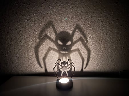 Bezos 3D Baskı Örümcek Figürlü Tealight Mumluk Cadılar Bayramı Gotik Dekoratif Mum Tutucu EVCEM