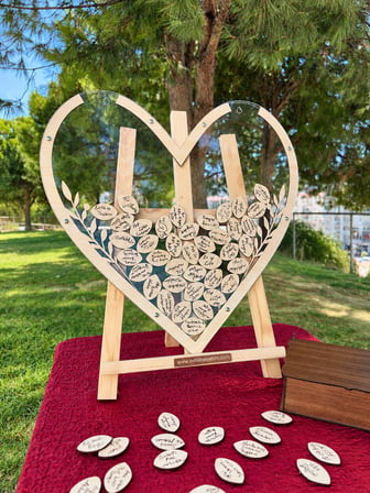 Kişiye Özel Akçaağaç Dal Desenli Kalp Anı Kutusu (58cm) (İçi Açık Tasarım)