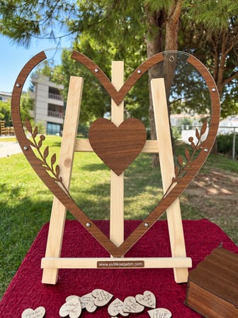 Kişiye Özel Ceviz Dal Desenli Kalp Anı Kutusu (50cm) (İçi Kalp İsimlikli)