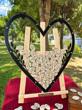 Kişiye Özel Siyah Dal Desenli Kalp Anı Kutusu (50cm) (İçi Açık Tasarım)