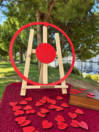 Kişiye Özel Kırmızı Yuvarlak Anı Kutusu (50cm) (İçi Yuvarlak İsimlikli)