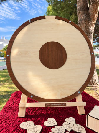 Kişiye Özel Akçaağaç Zeminli Ceviz Çerçeveli Yuvarlak Anı Kutusu (50cm) (İçi Yuvarlak İsimlikli)