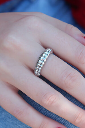 Evyora Gümüş Renk Sarmal Model Kadın Yüzük