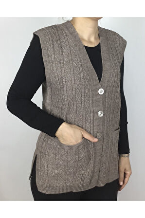 ÖNÜ DÜĞMELİ CEPLİ YÜNLÜ KISA ANNE YELEK