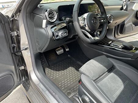 Mercedes CLA Serisi W118 Havuzlu Paspas 2019- Sonrası