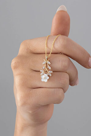 925 Ayar Gümüş Baget Taşlı Manolya Çiçeği Gold Kadın Kolye