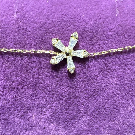 14 Ayar Altın Bileklik Çiçek Taşlı 1.21gr 18 CM Kadın Hediye