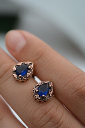 STONEAGE Damla Küpe Safir Taşlı Mıhlama İşçilikli Küçük Boy