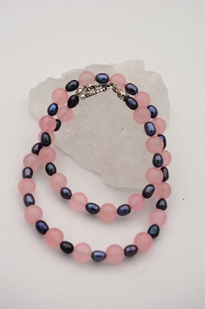 STONEAGE Pembe Kuvars Hematit Taşlı T Kilit Şifa Kolyesi