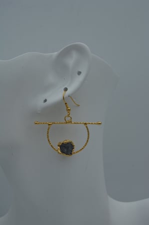 STONEAGE JEWELLERY Kuvars Taşlı Taşarım Küpe Altın Rengi