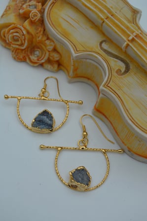 STONEAGE JEWELLERY Kuvars Taşlı Taşarım Küpe Altın Rengi