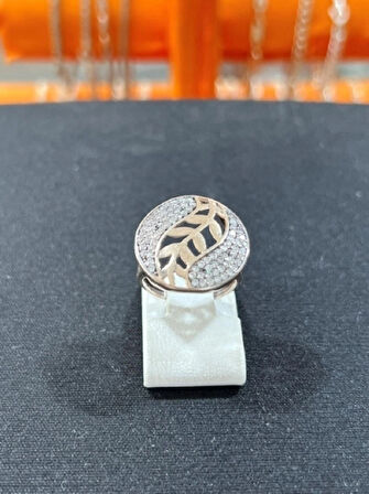 Oyma Yuvarlak Yapraklı Taşlı Gümüş Kadın Yüzük