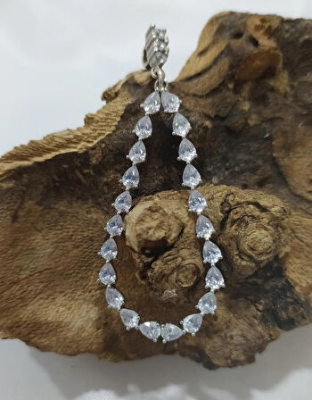 Kalpli Modeli Beyaz Taşlı Gümüş Kadın Kolye