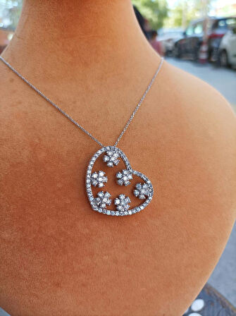 Aşkın Kalpli Çiçekleri Modeli Gümüş Kolye