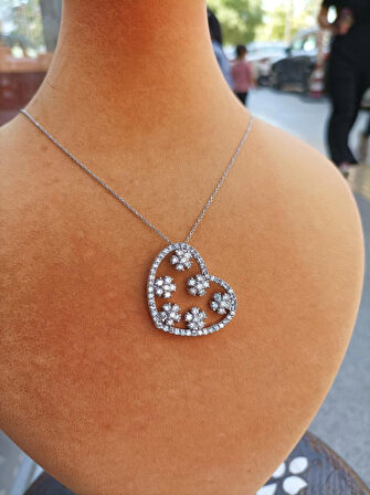 Aşkın Kalpli Çiçekleri Modeli Gümüş Kolye
