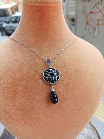 Aşkın Yuvarlak Damla Modeli Gümüş Kadın Kolye