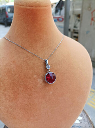 Aşk Kırmızı Tek Taş Modeli Gümüş Kadın Kolye