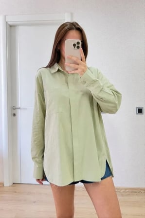 Oversize Pens Detaylı Cepli Yırtmaçlı Rahat Kalıp Poplin Gömlek - Yeşil
