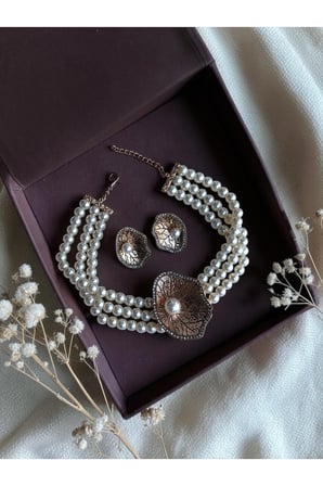 Zirkon Taşlı Choker İnci Kolye ve İnci Küpe Seti Deniz Kabuğu Figürlü