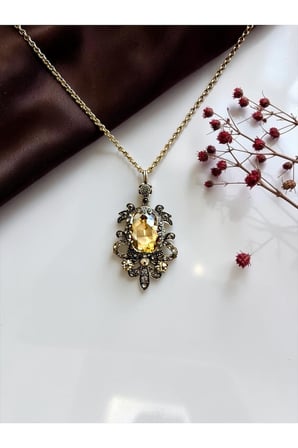 Kristal Taşlı Otantik Tasarım Kolye