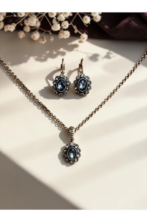 Kristal Taşlı Oval Kolye ve Küpe Seti