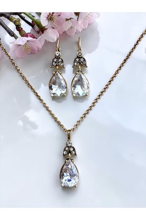 Kristal Taşlı Su Damlası Sallantılı Küpe ve Kolye Seti
