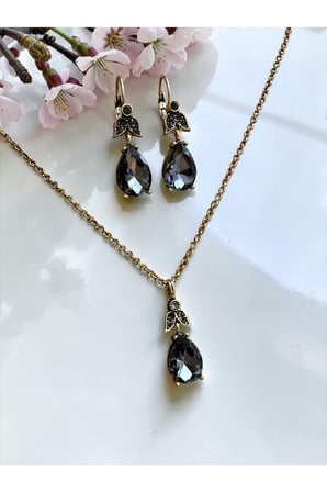 Kristal Taşlı Su Damlası Sallantılı Küpe ve Kolye Seti