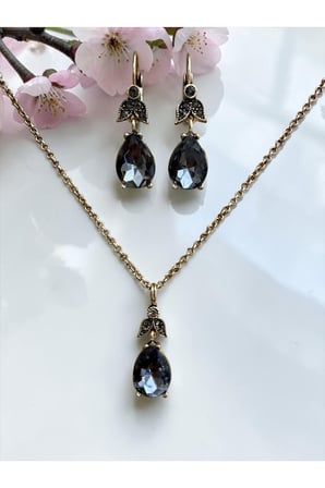 Kristal Taşlı Su Damlası Sallantılı Küpe ve Kolye Seti