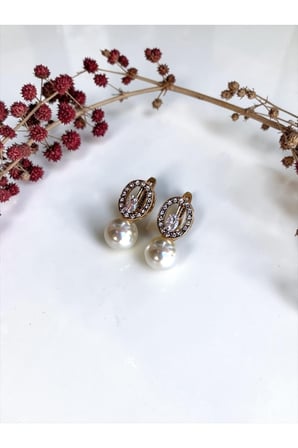 Zirkon Taşlı Oval Tasarım İnci Küpe