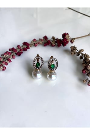 Zirkon Taşlı Oval Tasarım İnci Küpe