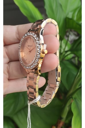 Kadın Rose Gold Taşlı Işıltılı Kadran - Çevresi Taş Süslemeli, Metal Kordonlu Zarif Kol Saati