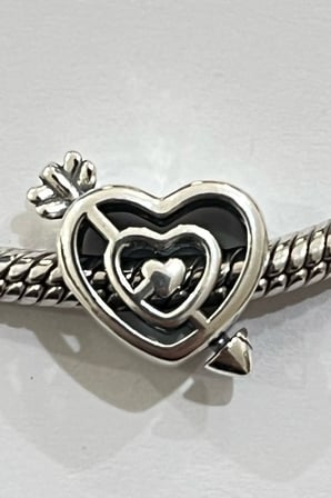 Kalbi Deşen Ok 925 Ayar Gümüş Charm