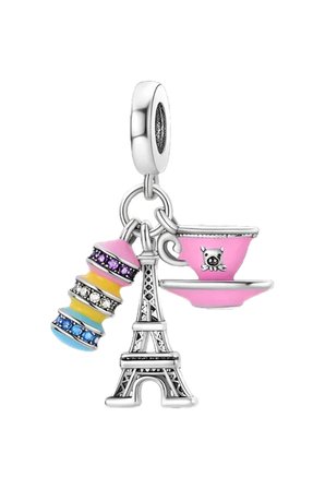 Kahve, Macaron ve Paris Sallantılı Charm