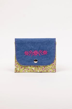 Kadın Cüzdanı Denim Kumaş Çiçek Nakışlı Çift Bölmeli 13x11 cm