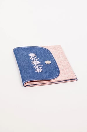 Kadın Cüzdanı Denim Kumaş Çiçek Nakışlı Çift Bölmeli 13x11 cm