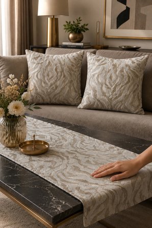 Fuly Consept Ekru ve Gold Dokulu 2’li Kırlent Kılıfı 43x43 ve Runner 30x120 Set