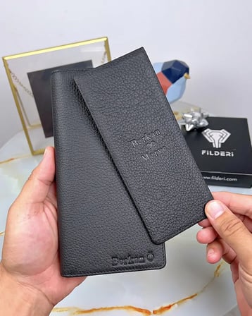 Cüzdan – Siyah Hakiki Deri, Telefon Bölmeli ve Kartlıklı | 2027