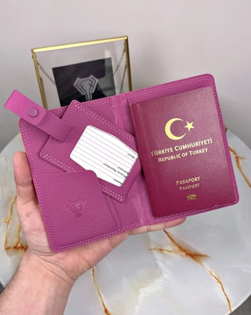 Pasaport Kabı ve Valiz Etiketi Hakiki Deri 2038 – Pembe