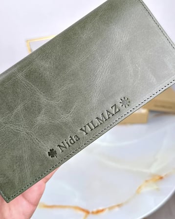 Telefon Bölmeli Cüzdan – Yeşil Renk, Mıknatıslı Hakiki Deri | 2047