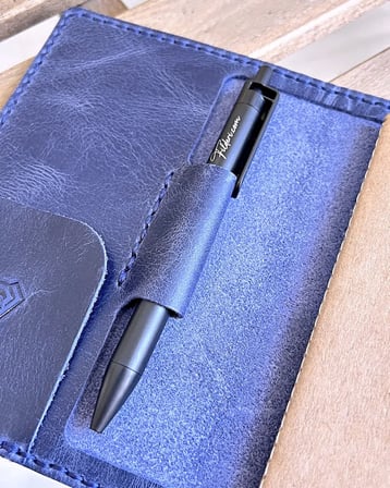 Defter Kılıfı – Lacivert Renk Hakiki Deri, Kapaklı Model | 2051