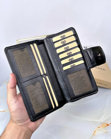 Büyük Cüzdan – Hakiki Deri, Parlak Siyah ve Telefon Bölmeli | 2069