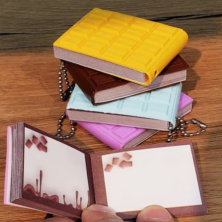 Marsilyan Çikolata Not Defteri Hediyelik Çok Renkli Kokulu (7.5 cm x 7.5 cm x 1 cm)