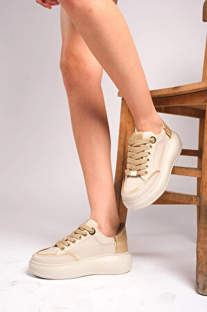 Modaya Uygun Kadın Beyaz Altın Detaylı ve Kalın Tabanlı Spor Ayakkabı 2025 Koleksiyonu GOLD BEJ / 40