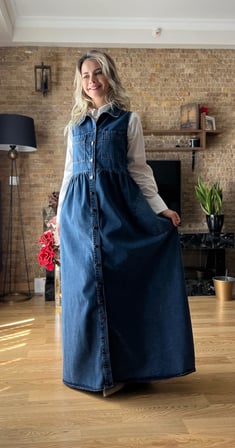 Kadın Kolsuz Düğmeli Cepli Kot Jile Elbise – Mevsimlik Denim Boydan Düğmeli