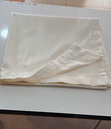 Saten Krem Renk Güneşlik Perde