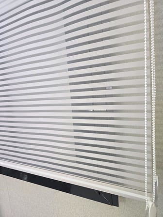 İnce Zebra Çizgili Çift Mekanizmalı Tül ve Stor perde TS2025