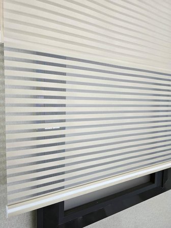 İnce Zebra Çizgili Tül ve Işık Geçirmez Blackout Stor perde TS2025BL