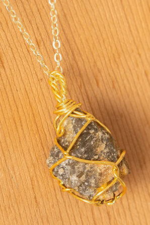 Sertifikalı Gold Tel Sargılı Ham Labradorit Taşı Kolye