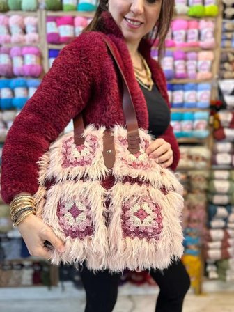 Bordo & Pudra Tüylü Motifli El Yapımı Çanta – Bohem Vintage Omuz Çantası